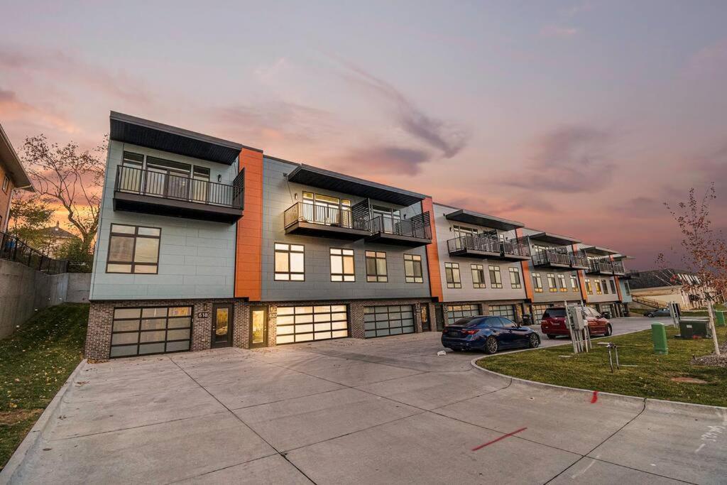 Luxury Condo - Hot Tub - Views Omaha Exterior photo